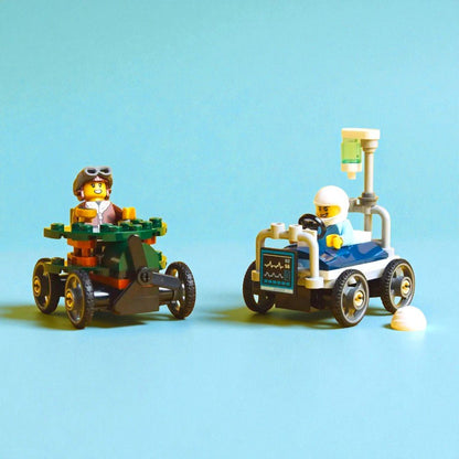 Bloques LEGO Pack de Autos de Carreras: Avión vs. Cama de Hospital - Lego - Titan.com.pa - 673419403436