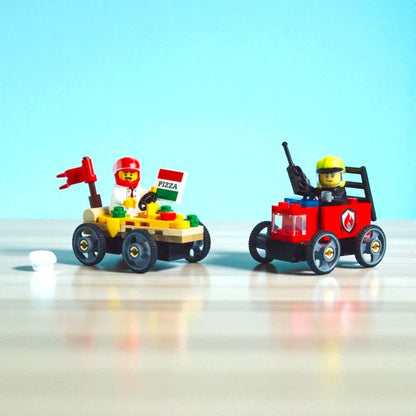 Bloques LEGO Pack de Autos de Carreras: Pizza vs. Camión de Bomberos - Lego - Titan.com.pa - 673419403597