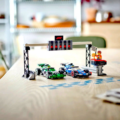 Bloques LEGO Parrilla de F1 con Autos de Carreras VCARB y Sauber - Lego - Titan.com.pa - 673419409704