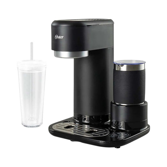 Cafetera Oster 4 en 1 para bebidas calientes y frías. Disponible en Titán Panamá.