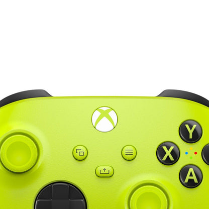 Control Xbox Electric Volt con agarre texturizado, cruceta híbrida y Bluetooth. Potencia y estilo en tus manos. En el Titán Panamá.