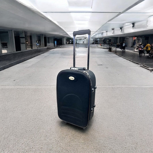 Maleta Lisa de 19" Trip / Negra - Trip - Titan.com.pa - 2100000359691